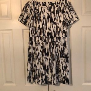 White and black short sleeve mini dress